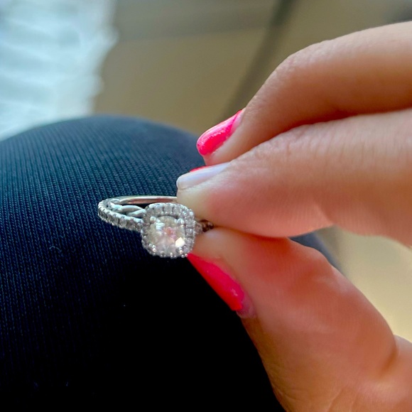 Previously Owned Diamond Ring 3/8 ct tw 10K White Gold - Picture 2 of 3